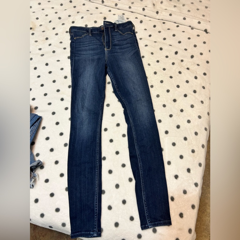 American Eagle ,Denim forum, Hollister shorts - Picture 5 of 6